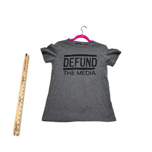 She Show Mens Unisex Defund the Media Gray Graphic Tshirt Sz S Novelty Activism